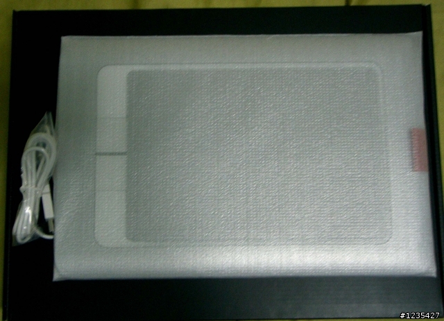 {開箱}新入手的WACOM 繪圖板