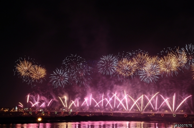 2009/11/7 大稻埕花火節 01小惡團來繳作業了