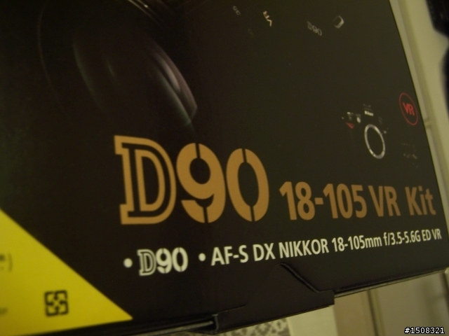 11/13 NIKON D90 + 18-105mm 開箱文