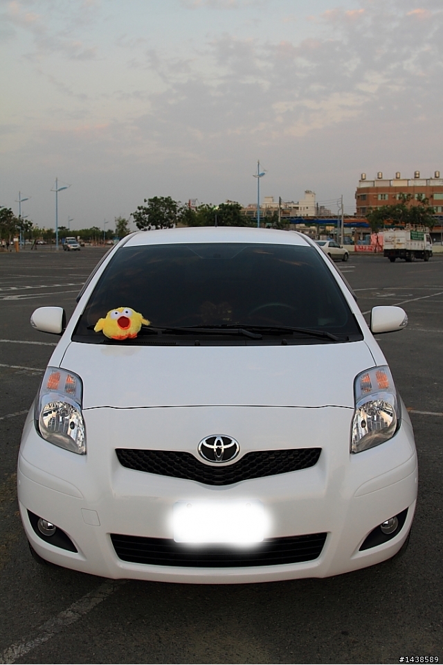 2010式-yaris開箱照^0^