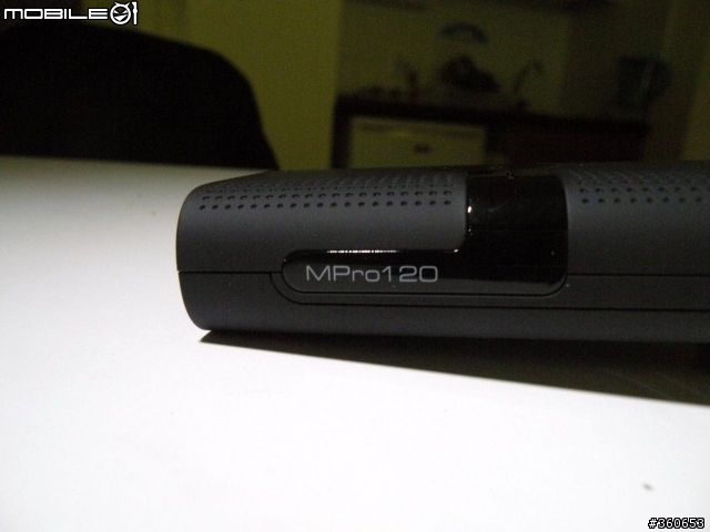[簡單開箱]50吋行動大螢幕 ----- 3M Mpro 120 微型投影機