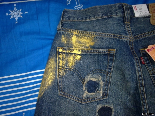 本來沒打算買的levis08501-0229-抱歉~我只有手機能照相 囧