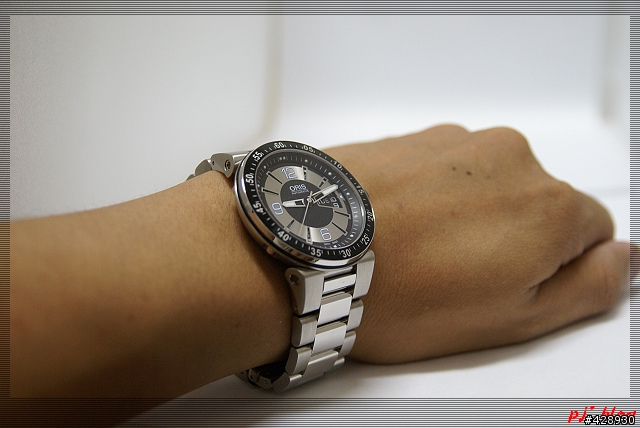 [分享]ORIS Williams F1Team日曆星期錶