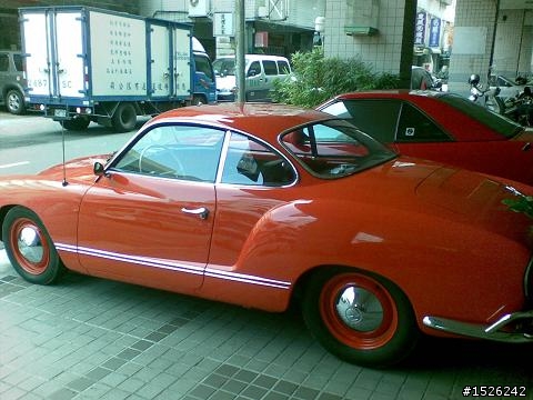 不知名的雙門跑車