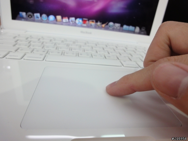 新入手LED MacBook ！