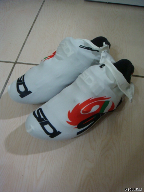 [開箱] 等到海枯石爛的人身部品~~ CASTELLI 之 CERVELO 車衣 & 吊帶褲