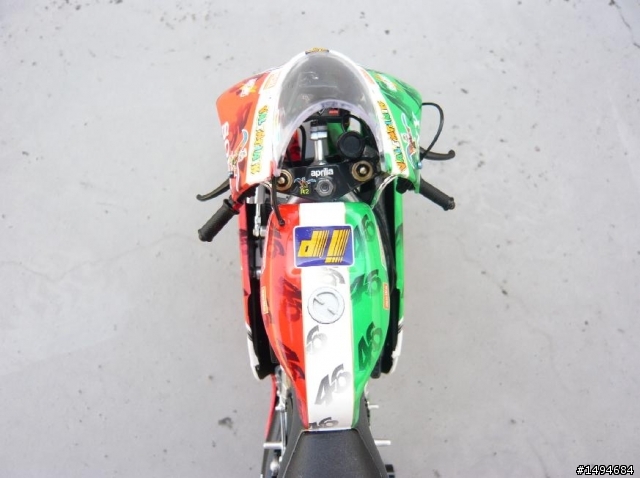 模型車收藏分享[012-Minichamps, 1/12, 小飛俠 Rossi, Moto GP 機車]