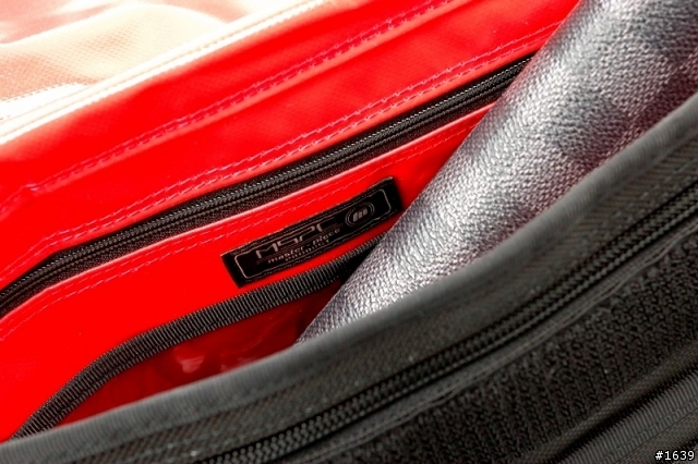 Master Piece 郵差包