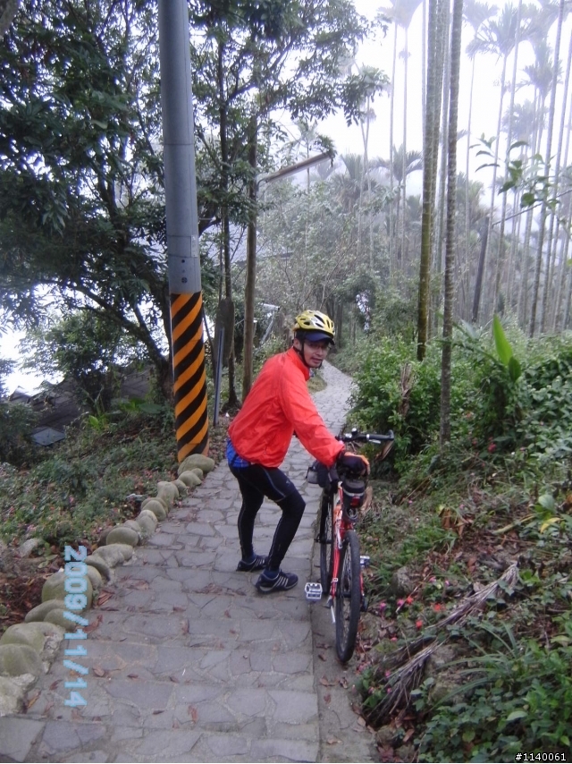 [遊記]獨立山國家森林步道之鐵道~牽車~扛車雲霧飄渺之旅!