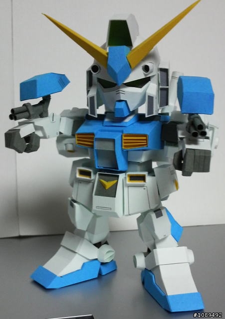 氣樂冒險的SD NT-1 Gundam Alex紙模