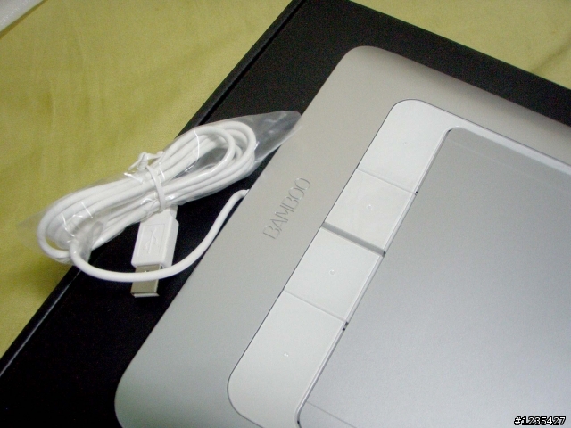 {開箱}新入手的WACOM 繪圖板