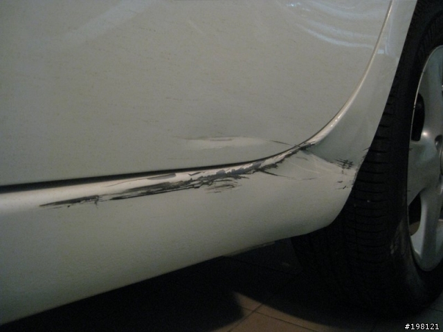 [板金]我的yaris 受傷了....