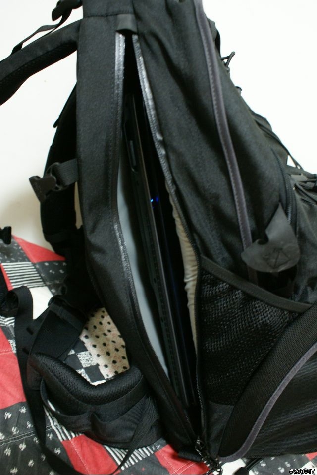 [新包入荷]工作與玩樂的完美結合-Lowepro CompuRover AW 攝影後背背包