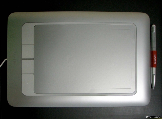 {開箱}新入手的WACOM 繪圖板