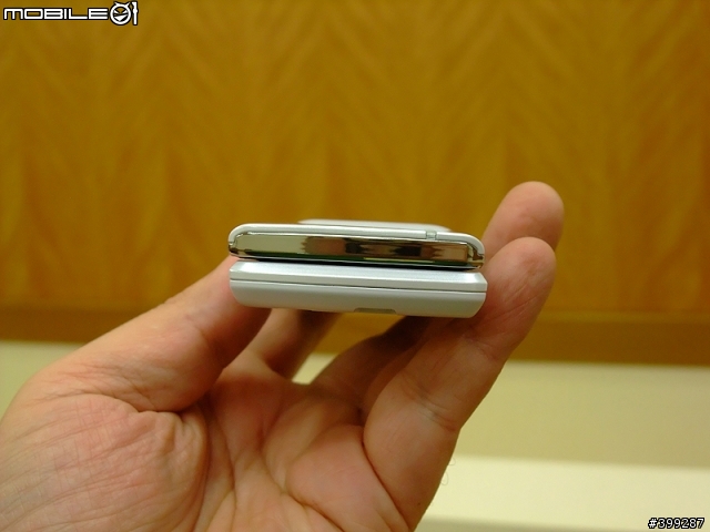 docomo F-O1B圖片分享