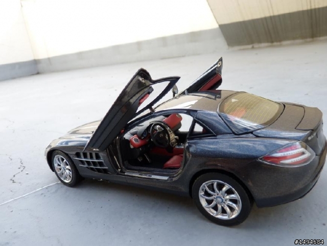 模型車收藏分享[021-CMC-M045B, 1/18, Mercedes-Benz SLR McLaren coupe, anthracyte, 2003]