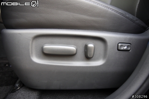RAV4 2.4G尊貴版黑色黑內裝2010款[開車文](11/25 更新 第22點)