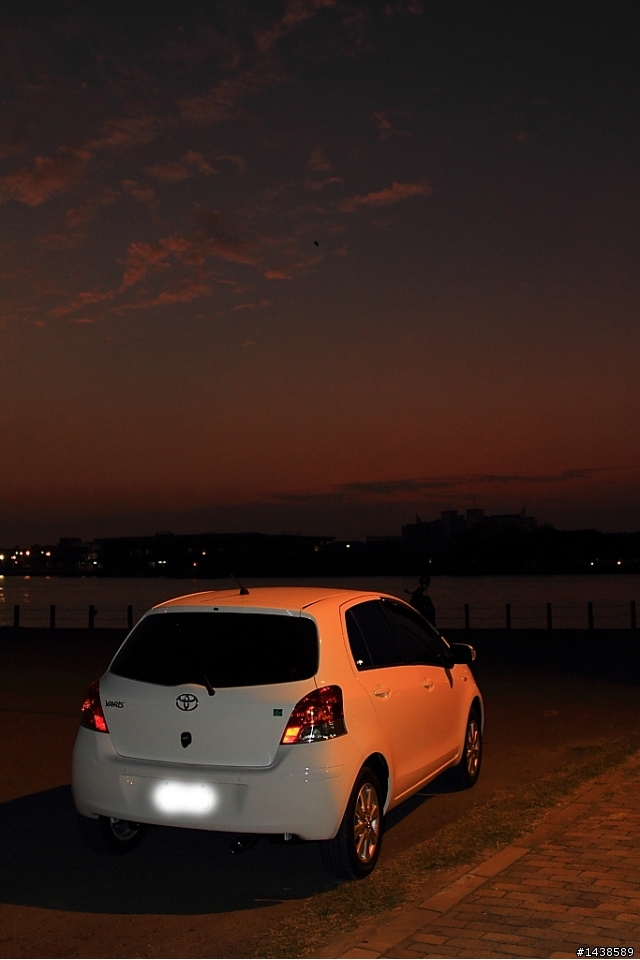 2010式-yaris開箱照^0^