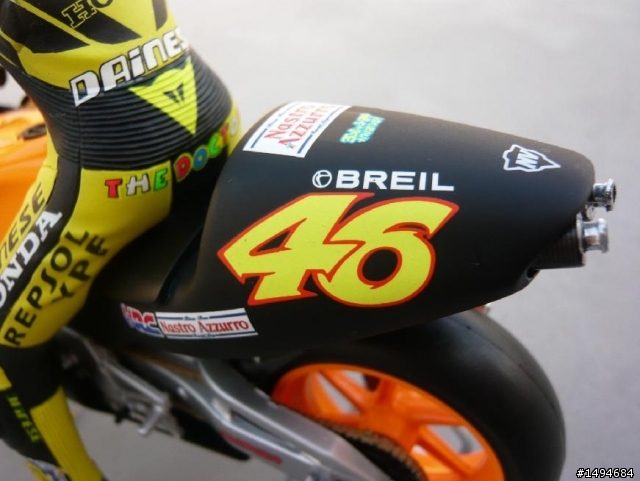 模型車收藏分享[012-Minichamps, 1/12, 小飛俠 Rossi, Moto GP 機車]