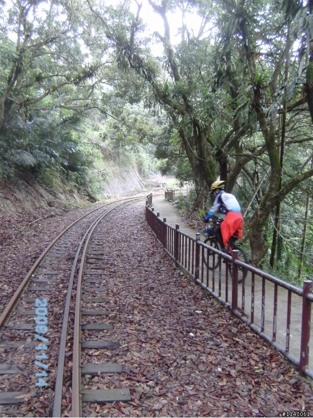 [遊記]獨立山國家森林步道之鐵道~牽車~扛車雲霧飄渺之旅!