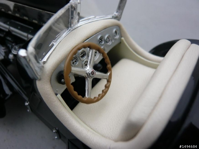 模型車收藏分享[011-CMC-M001, 1/24, Mercedes-Benz SSK, 1930, Black Prince of Count Trossi]
