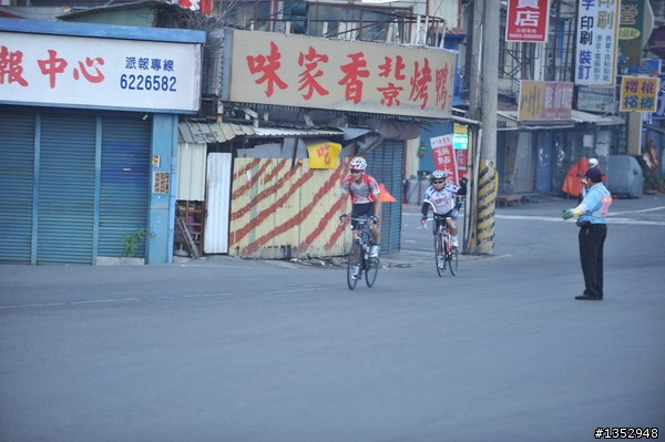 09年10月11日台南墾丁150k星光團車友寫真(感謝牛仔小東店提供)