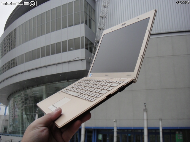 『午後短暫邂逅』Sony VAIO VPCX115LW/N