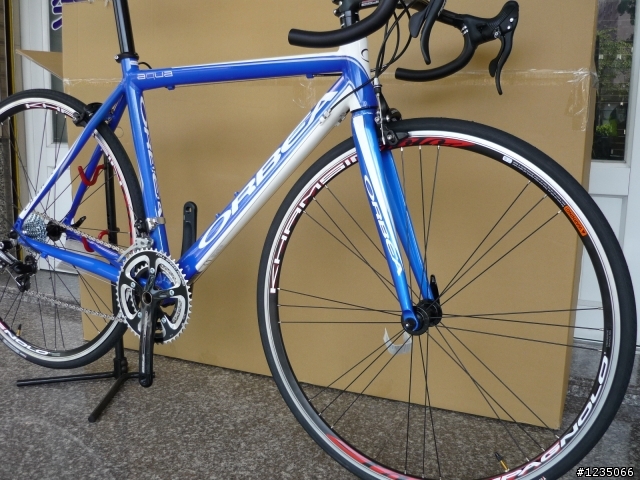 今天逛車店發現這台AQUA+.+