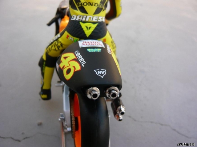 模型車收藏分享[012-Minichamps, 1/12, 小飛俠 Rossi, Moto GP 機車]