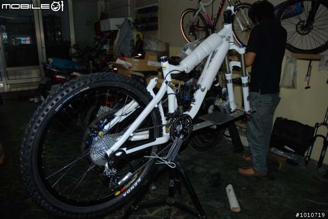 [開箱]2010 Giant Reign 0 首發開箱