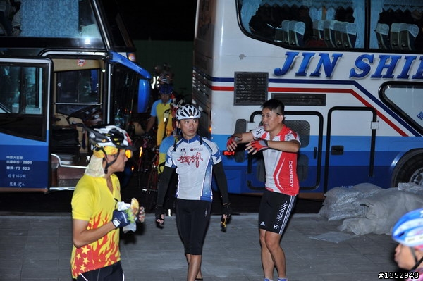 09年10月11日台南墾丁150k星光團車友寫真(感謝牛仔小東店提供)