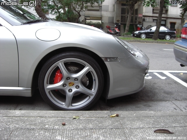 [巧遇] Porsche Cayman S