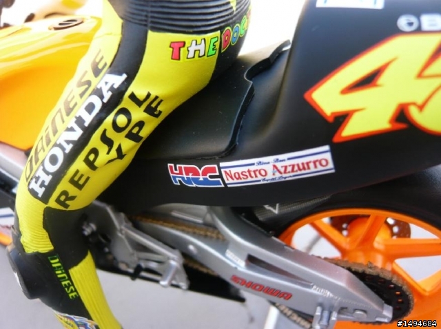模型車收藏分享[012-Minichamps, 1/12, 小飛俠 Rossi, Moto GP 機車]