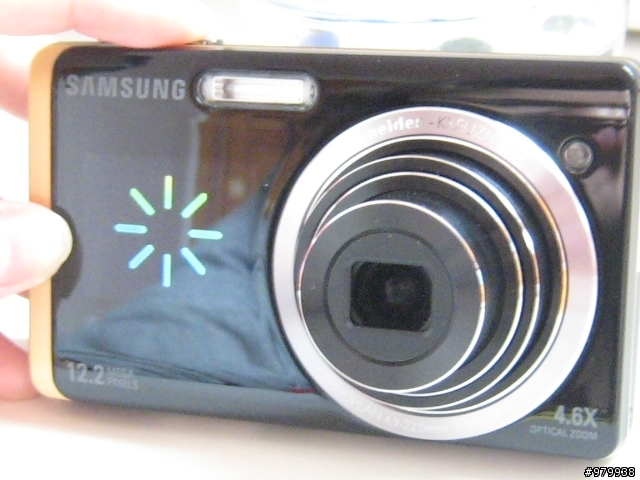 [借測] 小齡子也愛上自拍了 - SAMSUNG ST550 雙螢幕相機