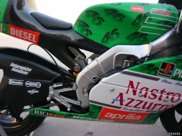 模型車收藏分享[012-Minichamps, 1/12, 小飛俠 Rossi, Moto GP 機車]