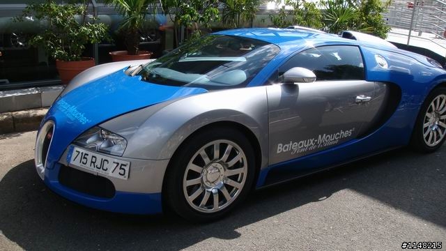 Bugatti Veyron--我老爸在法國拍到的