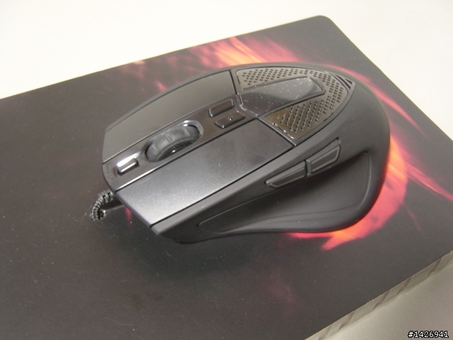 低價誘人的電競滑鼠 CM STORM守衛者