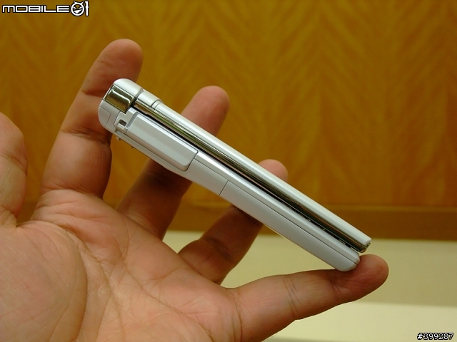 docomo F-O1B圖片分享