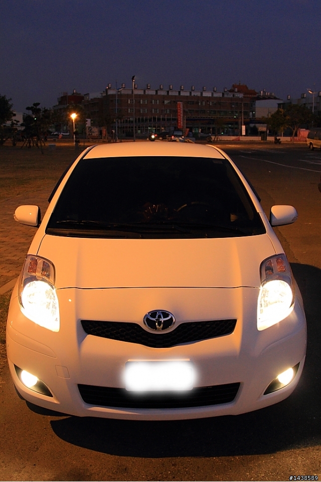 2010式-yaris開箱照^0^