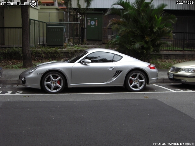 [巧遇] Porsche Cayman S