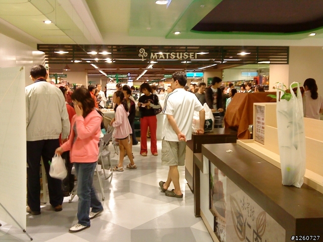 德安台南店（11/27-- 開幕啦,部分樓層趕工中)