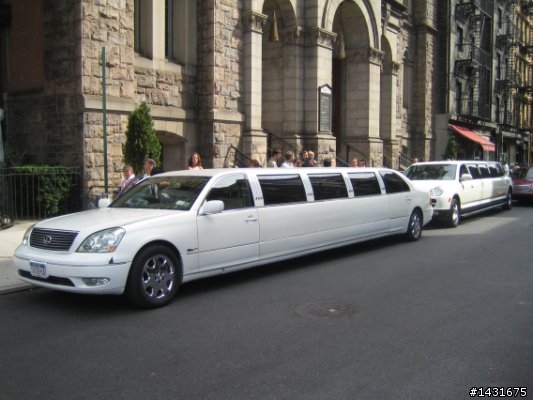 您看過車子帶保險套嗎 & Lexus Porsche Limo