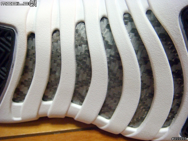 [簡單開箱]Jordan 12 Retro 全白(圖多)