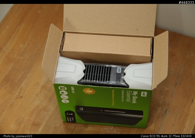 [簡單開箱]WD My Book Essential 3.5吋 1TB 行動硬碟-第4代