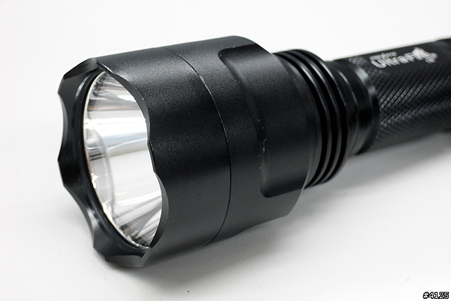 投射型的手電筒 UltraFire C8 與 L2