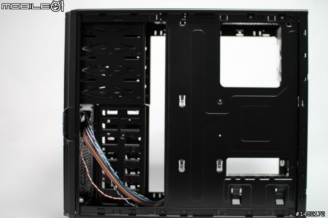 [開箱]曜越 Thermaltake V3 黑化版-超值平價機殼