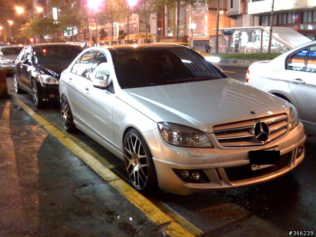 Silver Brabus W204 in HRE M40