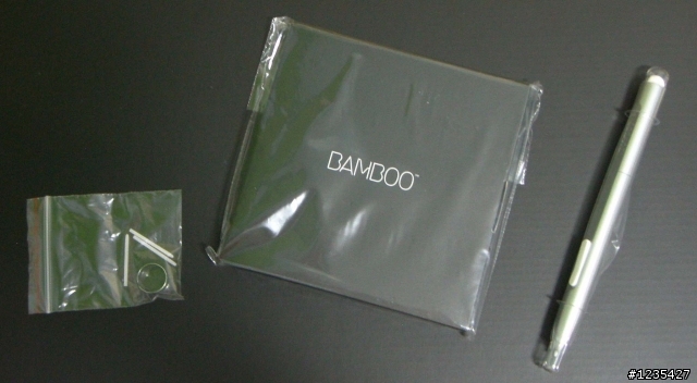{開箱}新入手的WACOM 繪圖板