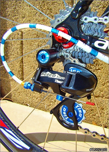 真是太酷啦!!!!!!!COLNAGO EPS Rossi版塗裝