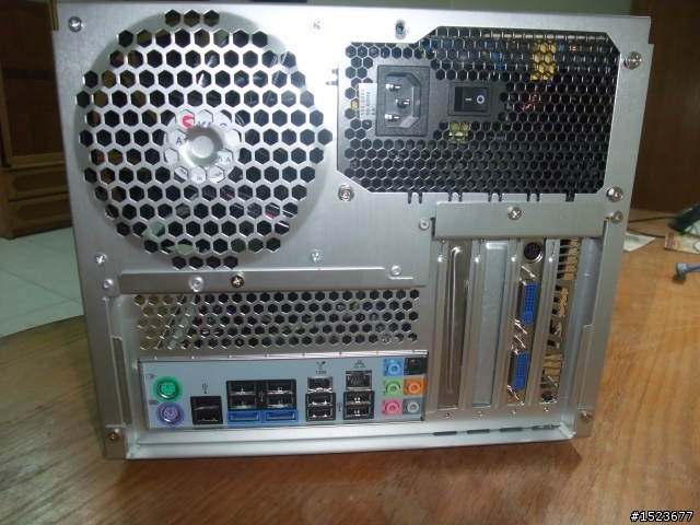 (分享)i5 750 今天剛組裝新機"圖多"